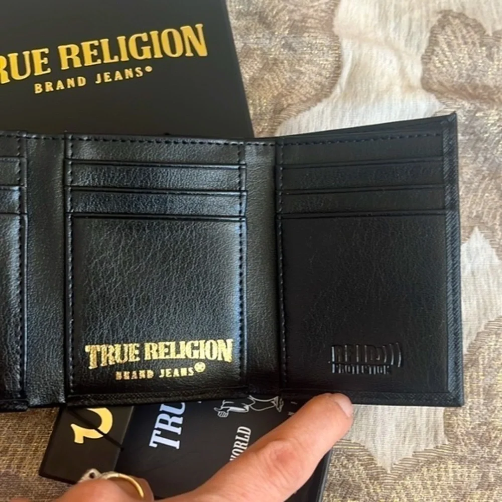 Brand New True Religion Genuine Leather Black/Gold Trifold Pria Wallet RFID